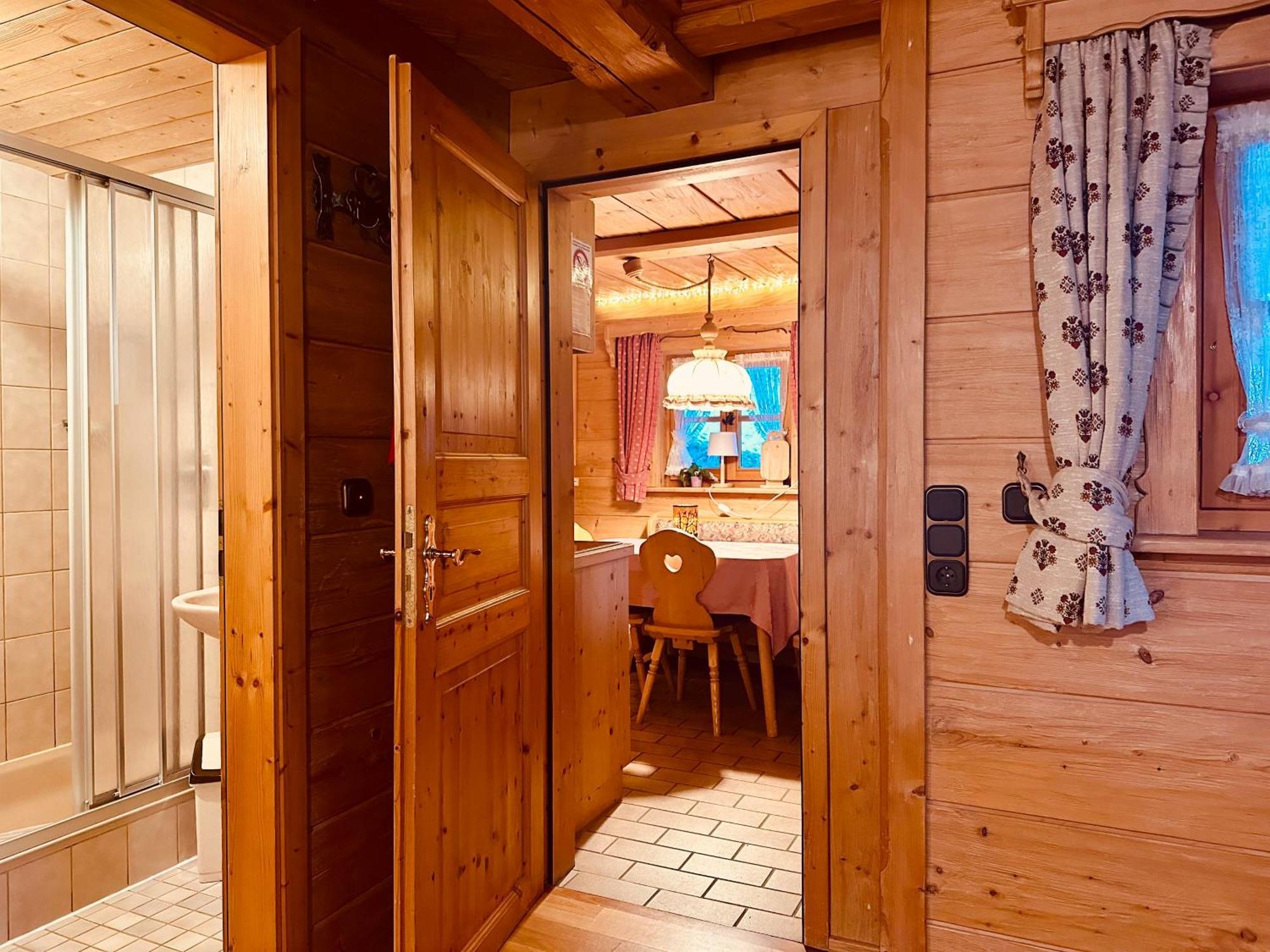 Almbruennerl Die Almhuette Auf Der Raffner Alm Ruhpolding Extérieur photo