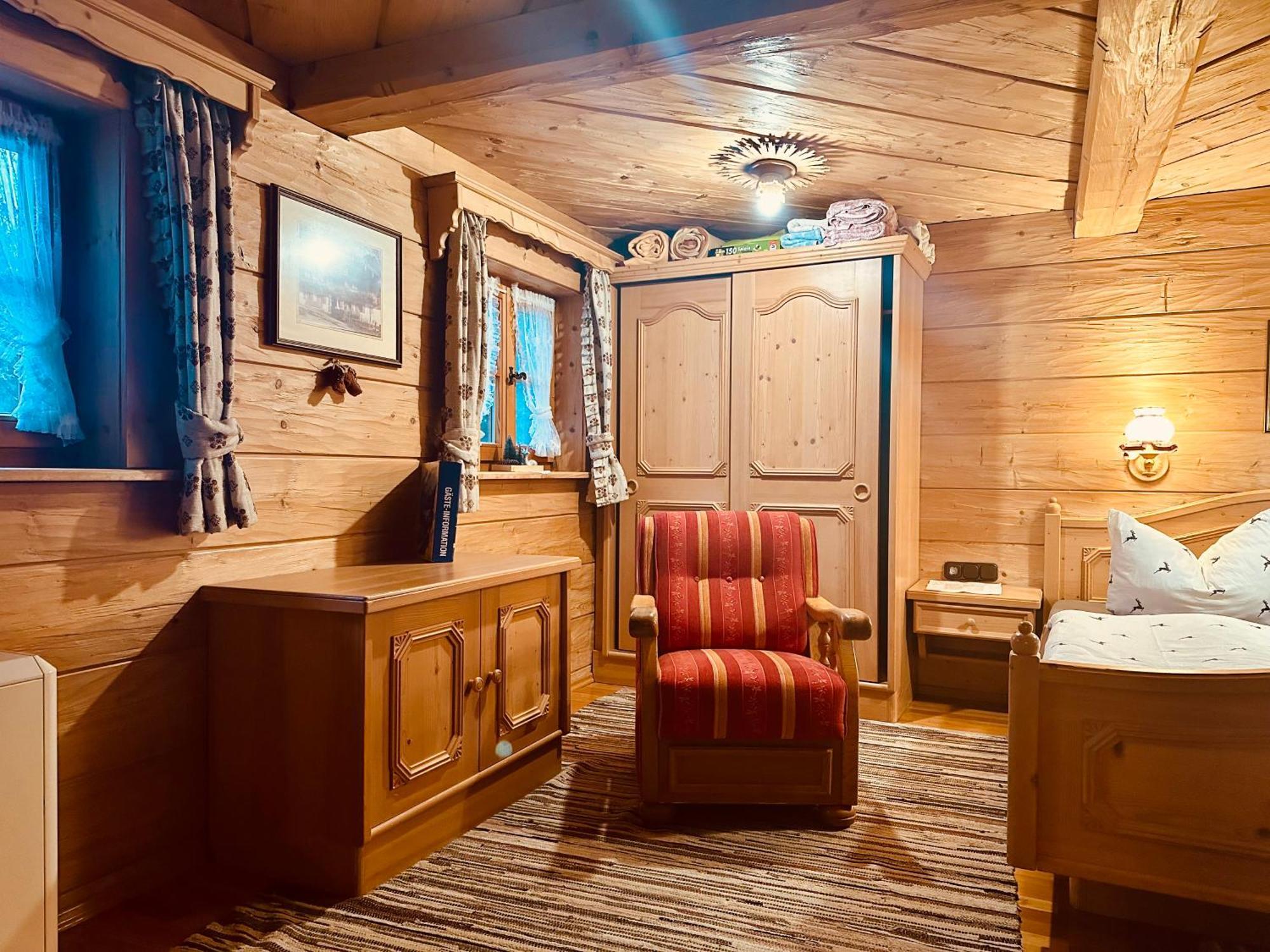 Almbruennerl Die Almhuette Auf Der Raffner Alm Ruhpolding Extérieur photo