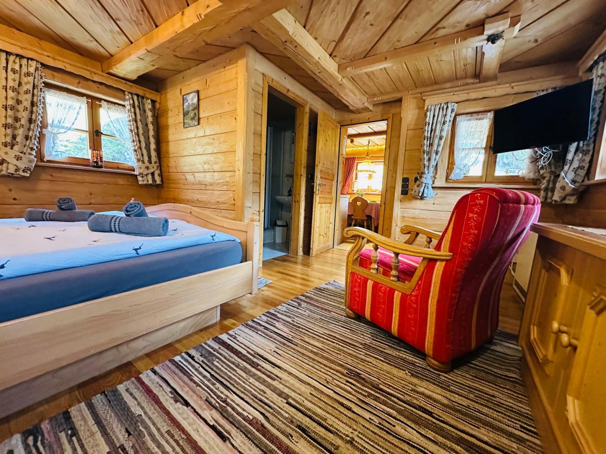 Almbruennerl Die Almhuette Auf Der Raffner Alm Ruhpolding Extérieur photo